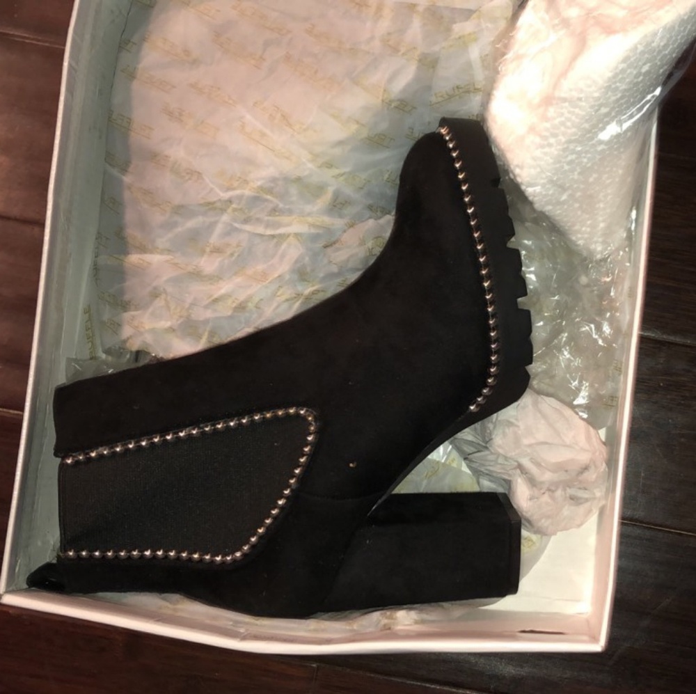 Truffle Collection Booties - Picture 2 of 3